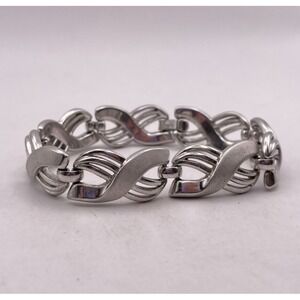 Vintage Crown Trifari Signed Ribbon Wave Link Bracelet Brushed